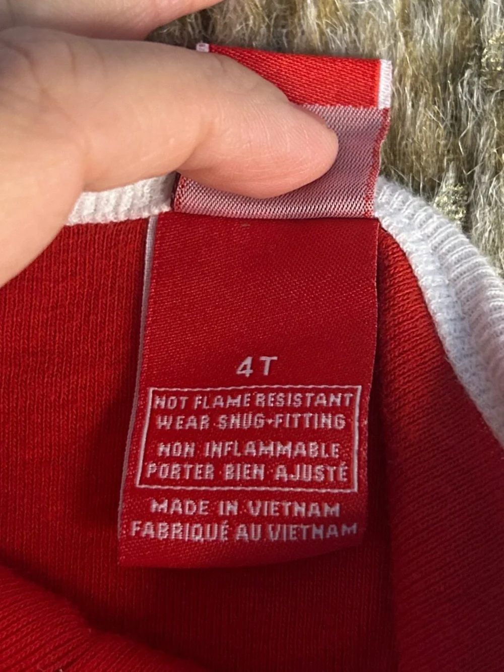 5 for $25🔥Wonderland Red Santa Pajama Set‎ 4T